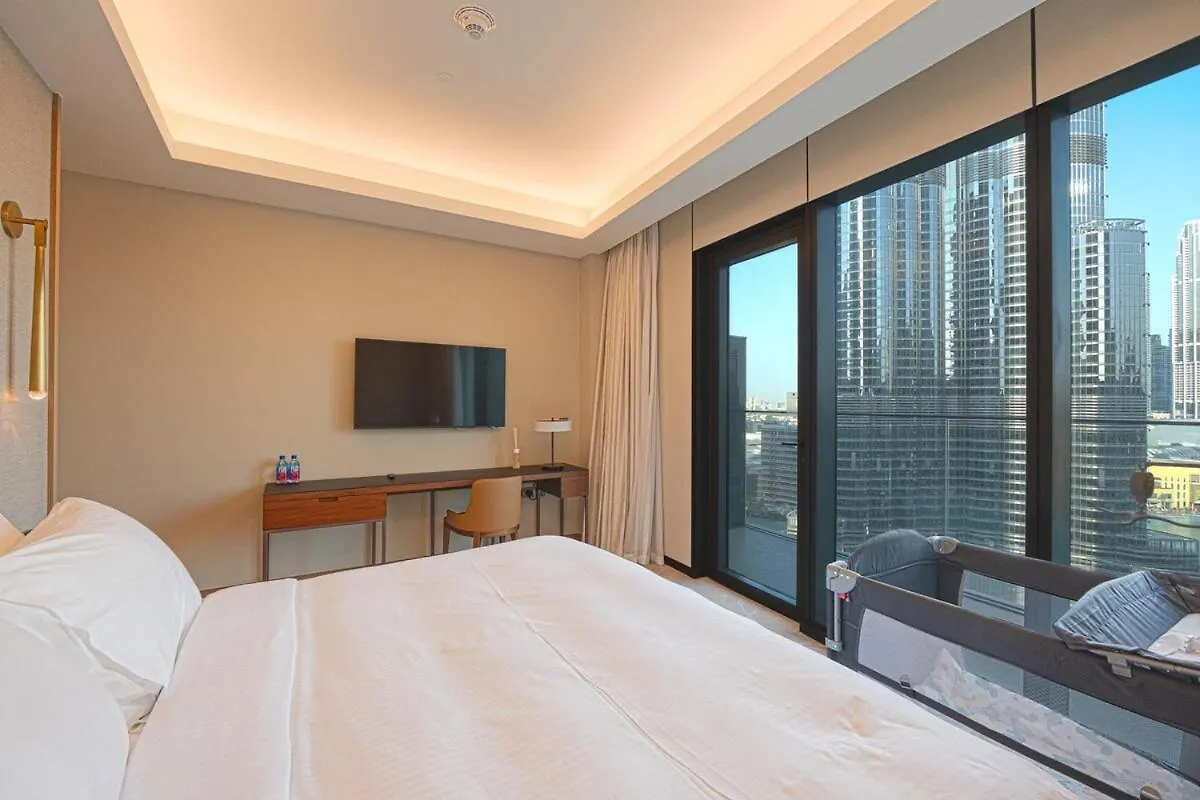 Venetian - Luxury Living Burj Khalifa View & Massage Chair Dubai Apartment