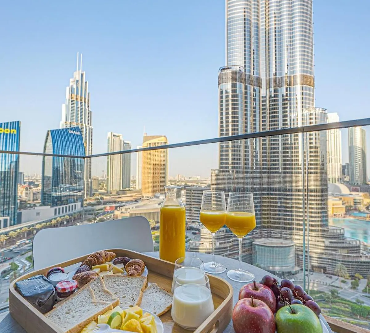 Venetian - Luxury Living Burj Khalifa View & Massage Chair Dubai Apartment